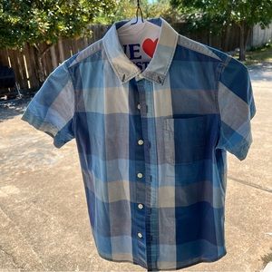 Blue plaid GAP big boys shirt sleeve button up shirt.